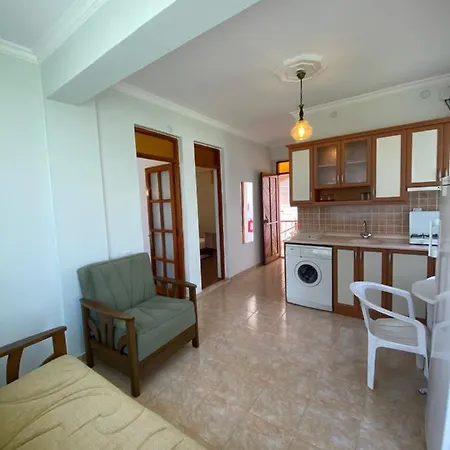Erol Aparthotel 3*