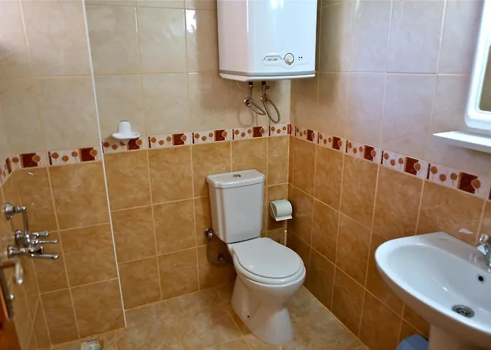 Erol Apart 3*